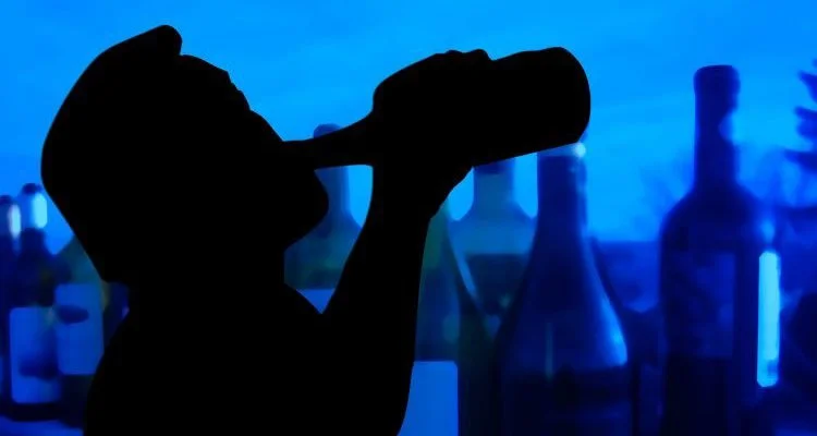 Wszycie tabletki alkoholikowi – jak przygotować się do zaszycia esperalu