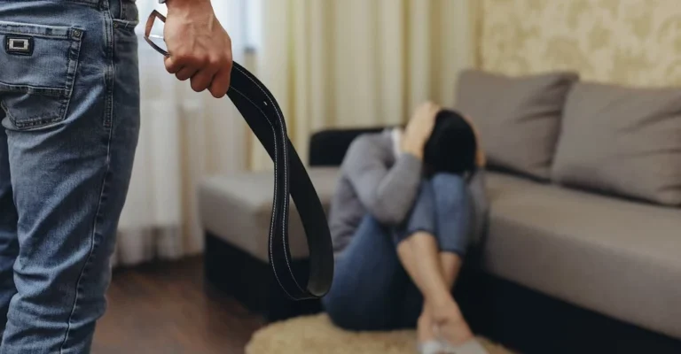 Agresja i przemoc po alkoholu – jak sobie z nimi radzić?