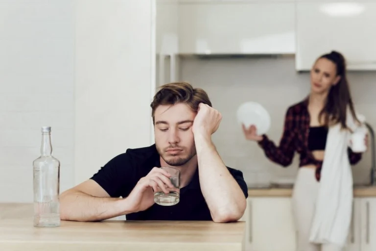 Alkoholizm w rodzinie – w jaki sposób można pomóc?