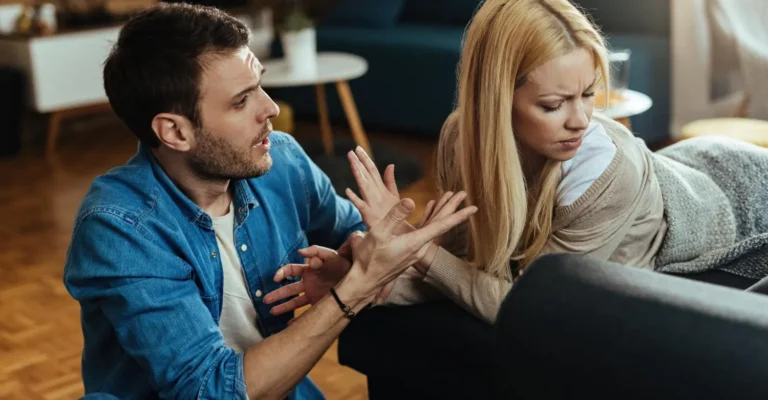 Manipulacje alkoholika – dlaczego alkoholicy kłamią?
