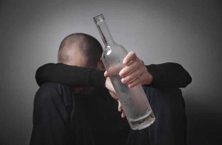 Alkohol to depresant – skutki nadużywania alkoholu